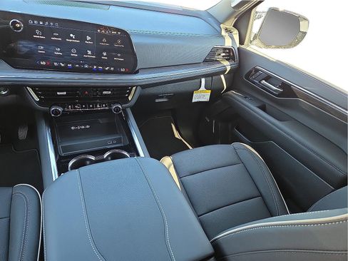 New 2026 Chevrolet Suburban Premier image 13