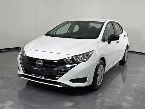 Used 2023 Nissan Versa S FWD image 10