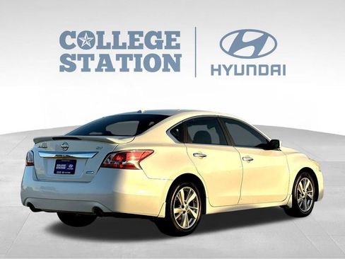 Used 2013 Nissan Altima 2.5 SV FWD image 10
