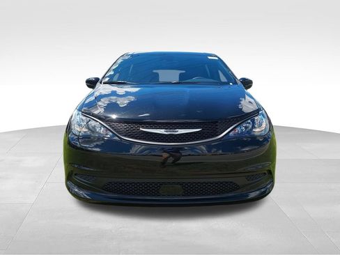 New 2027 Chrysler Pacifica LX FWD image 3