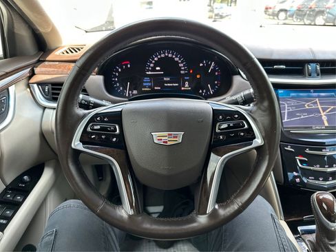 Used 2016 Cadillac XTS Luxury image 21