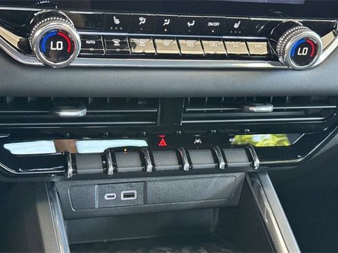 New 2025 GMC Canyon Elevation w/ Convenience Package image 20