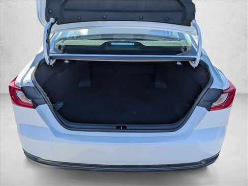 Used 2025 Toyota Camry LE image 6