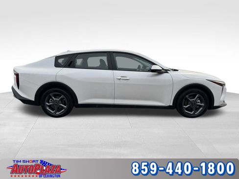 Used 2025 Kia K4 LXS image 9