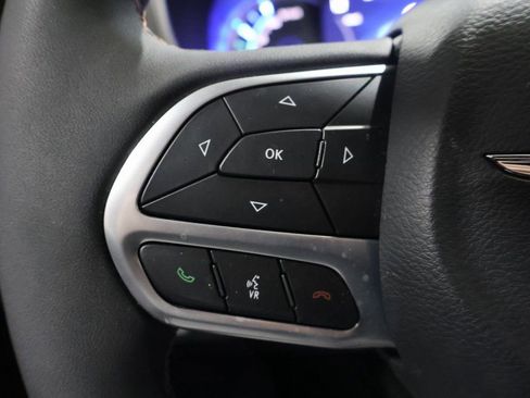 Certified 2025 Chrysler Pacifica Pinnacle image 39