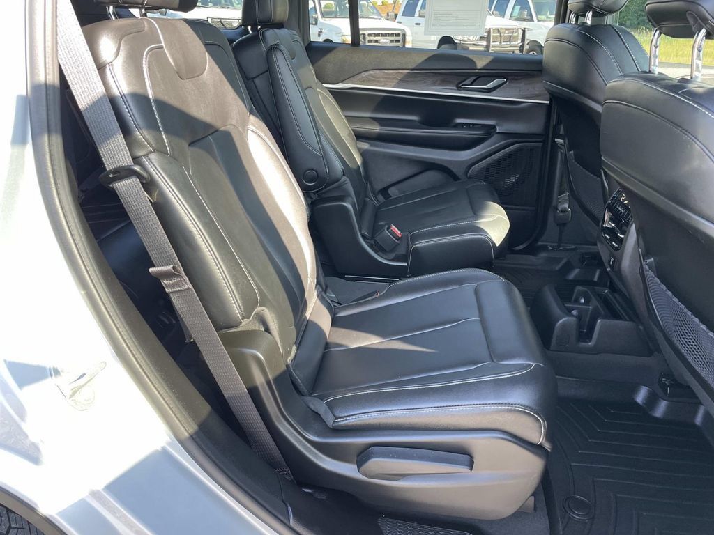 Used 2024 Jeep Grand Cherokee L Limited w/ Black Appearance Package RWD image 26