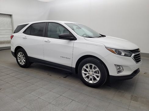 Used 2020 Chevrolet Equinox LS w/ LS Convenience Package FWD image 11