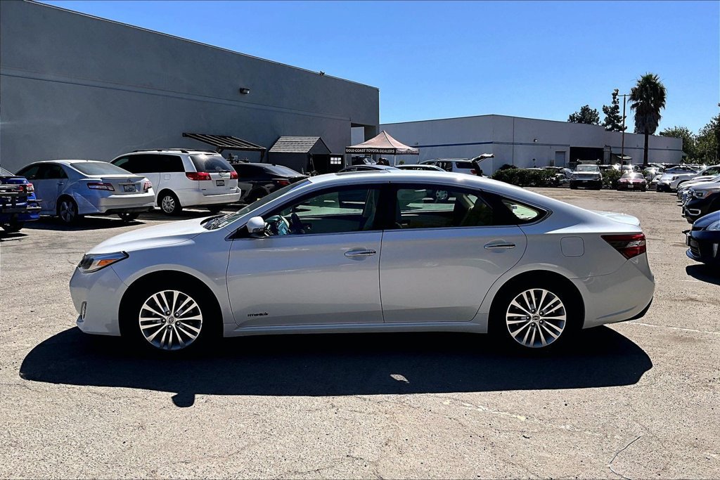 Used 2013 Toyota Avalon XLE Premium FWD image 10