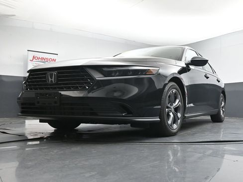 Used 2023 Honda Accord EX image 34