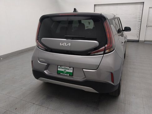 Used 2025 Kia Soul LX FWD image 7
