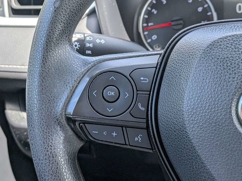 Used 2022 Toyota RAV4 LE FWD image 22