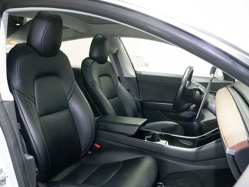 Used 2018 Tesla Model 3 Long Range RWD image 18