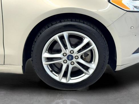 Used 2016 Ford Fusion Energi Titanium FWD image 37