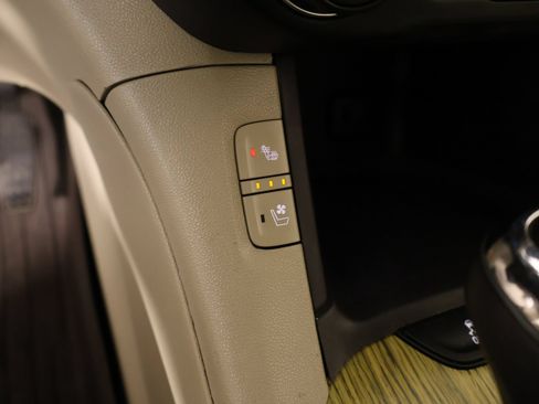 Used 2018 GMC Acadia Denali w/ Technology Package AWD/4WD image 8
