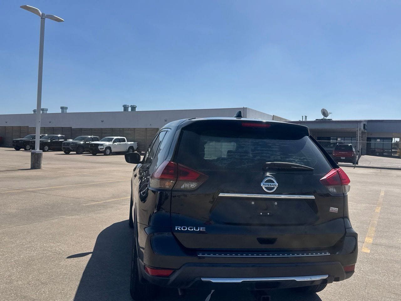 Used 2019 Nissan Rogue S FWD image 19
