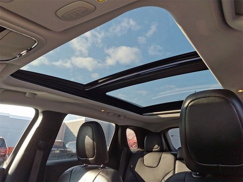 Used 2021 Jeep Cherokee Limited image 14