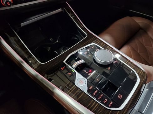 Used 2024 BMW X5 xDrive40i w/ Climate Comfort Package image 39