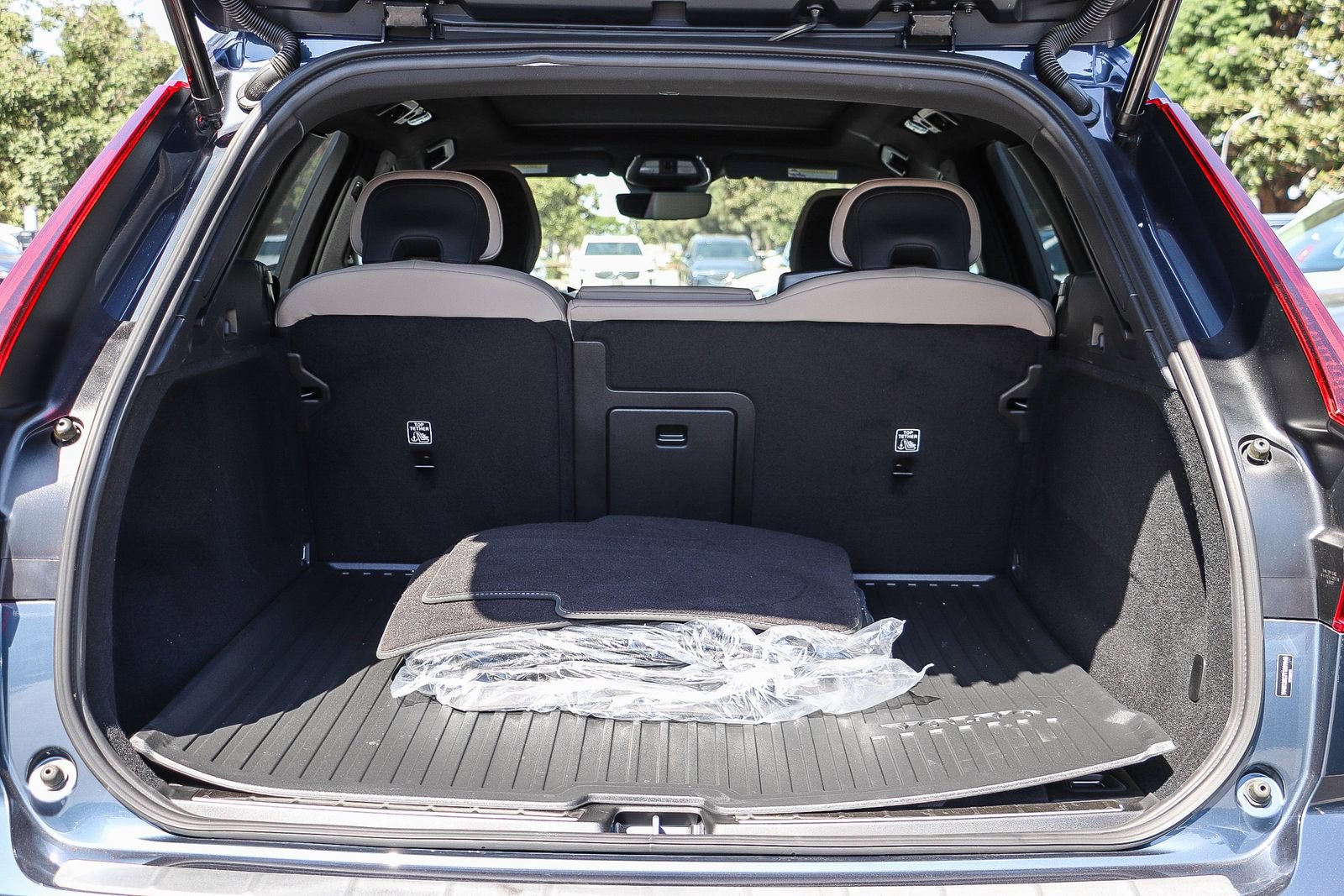 Used 2026 Volvo XC60 B5 Plus w/ Protection Package Premier AWD/4WD image 26