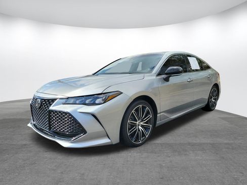 Used 2019 Toyota Avalon XSE image 23