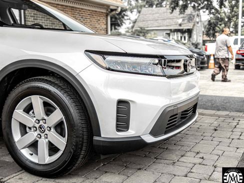 Used 2025 Honda Prologue EX image 4