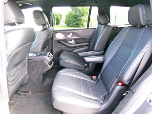 Used 2021 Mercedes-Benz GLS 450 4MATIC image 14