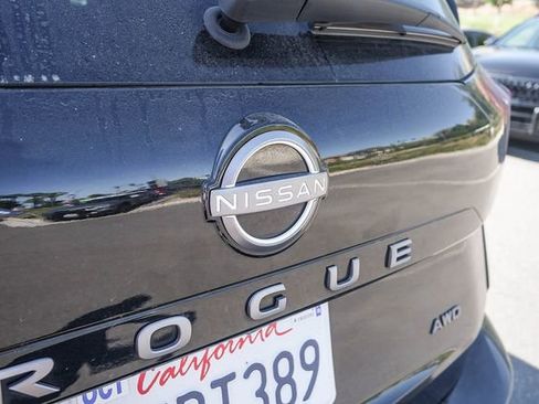 Used 2025 Nissan Rogue SV AWD/4WD image 12