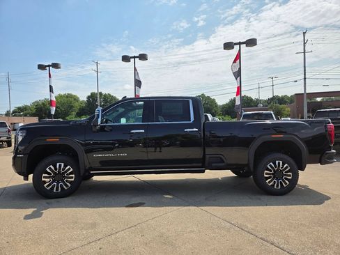 New 2026 GMC Sierra 3500 Denali Ultimate AWD/4WD image 16