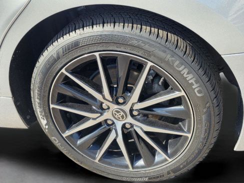 Used 2022 Toyota Camry SE image 12
