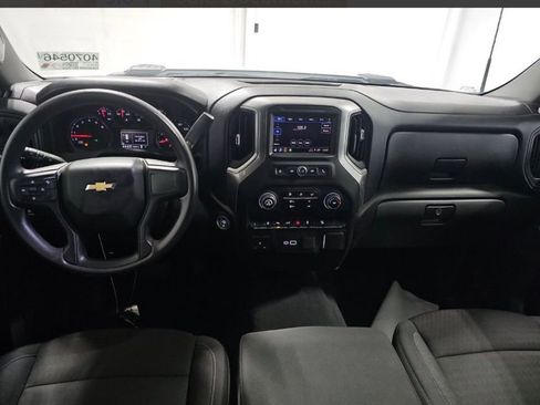 Used 2025 Chevrolet Silverado 2500 Custom w/ Custom Value Package image 10