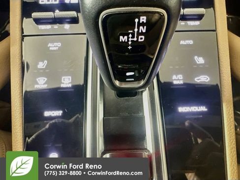 Used 2020 Porsche Cayenne AWD/4WD image 21