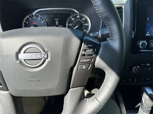 Used 2024 Nissan Frontier SL w/ Technology Package image 39