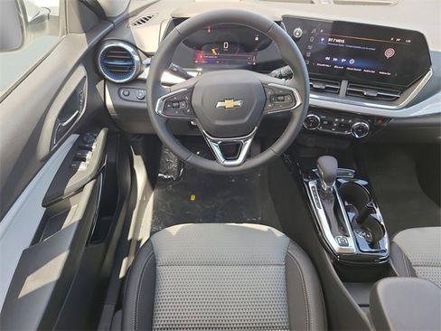 New 2026 Chevrolet Trax LT w/ Driver Confidence Package image 17