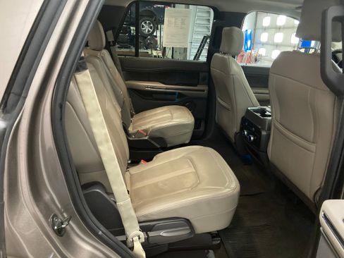 Used 2019 Ford Expedition Limited w/ Equipment Group 301A image 9