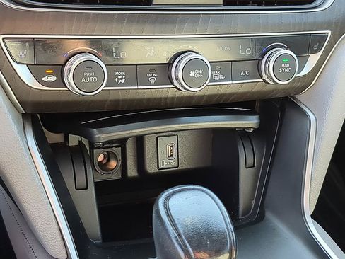 Used 2018 Honda Accord EX-L image 24