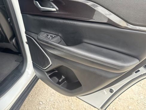 Used 2022 Jeep Grand Cherokee Altitude image 19