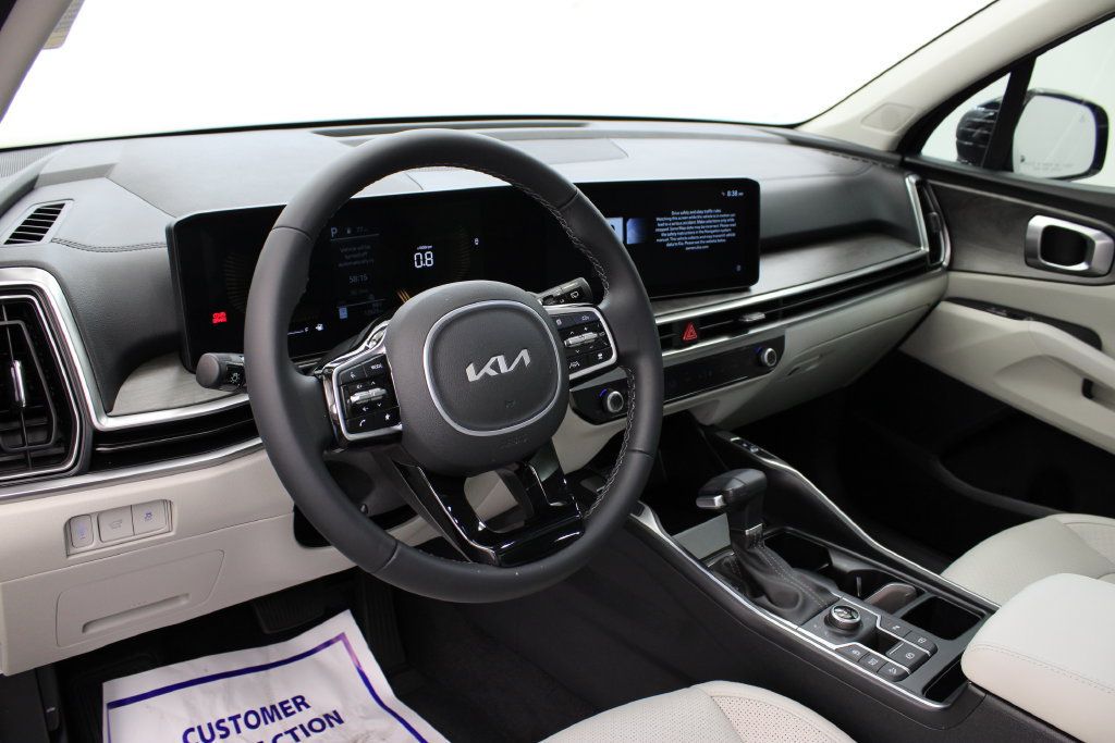 Used 2025 Kia Sorento X-Line EX AWD/4WD image 17
