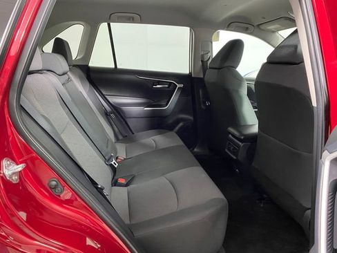 Used 2025 Toyota RAV4 XLE image 9