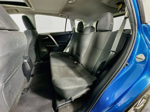 Used 2018 Toyota RAV4 XLE FWD image 29