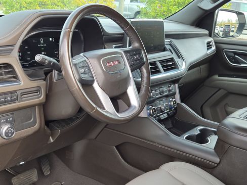 Used 2022 GMC Yukon XL SLT image 18