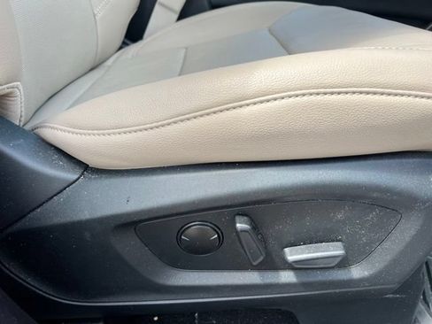 Used 2023 Ford Explorer Limited w/ Equipment Group 301A AWD/4WD image 12