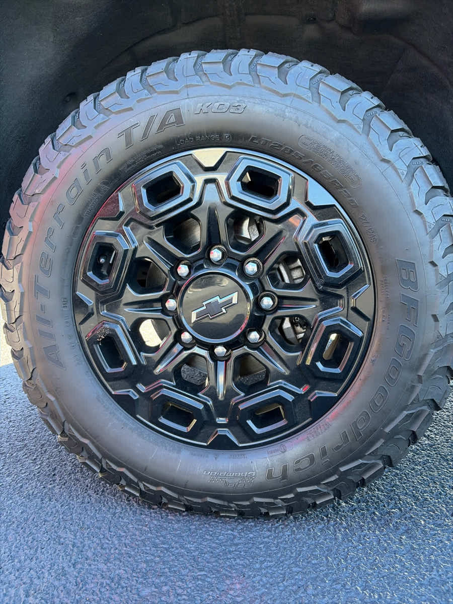 Used 2024 Chevrolet Silverado 2500 High Country w/ Midnight Edition AWD/4WD image 18