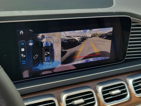 New 2026 Mercedes-Benz GLS 450 4MATIC image 34