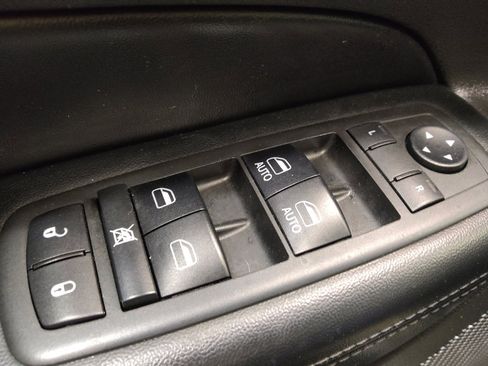 Used 2018 Jeep Grand Cherokee Limited AWD/4WD image 27
