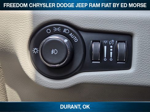 Used 2022 Chrysler Pacifica Touring-L FWD image 16