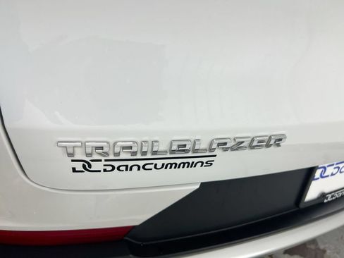 Used 2023 Chevrolet TrailBlazer LT FWD image 25