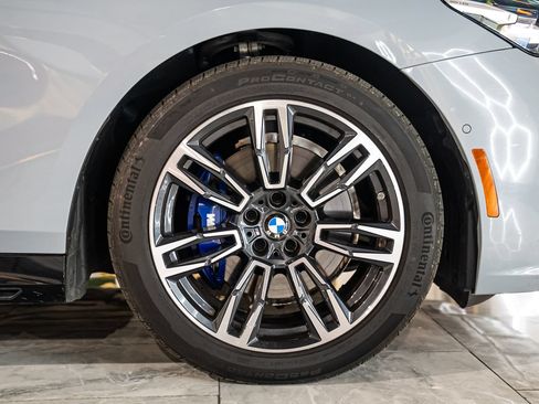 Used 2026 BMW 530i xDrive w/ M Sport Package AWD/4WD image 32