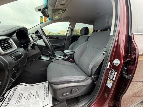 Used 2016 Kia Sorento AWD w/ LX Convenience Package image 11