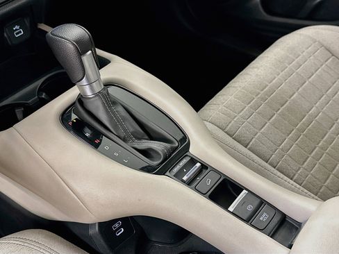 Used 2024 Honda HR-V LX image 24