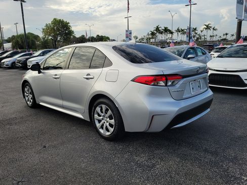 Used 2022 Toyota Corolla LE FWD image 8
