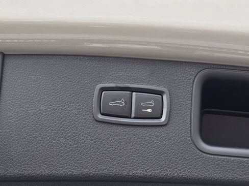 New 2026 Porsche Macan S image 16